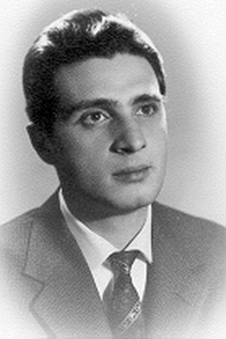 - A 28 ANNI